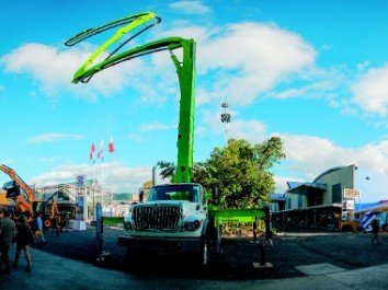 Widely visible eye-catchers: construction machines at Corferias. (Photo: Corferias)