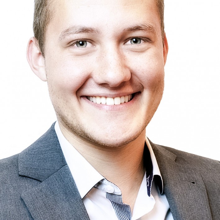Herausgeber ist der Wegbereiter des interdisziplinären Feldes der Eventpsychologie, Steffen Ronft.